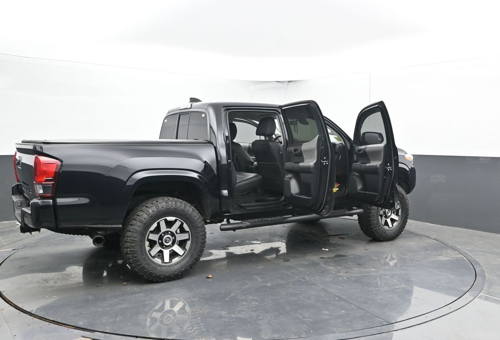 Vehicle image 20 of 41
