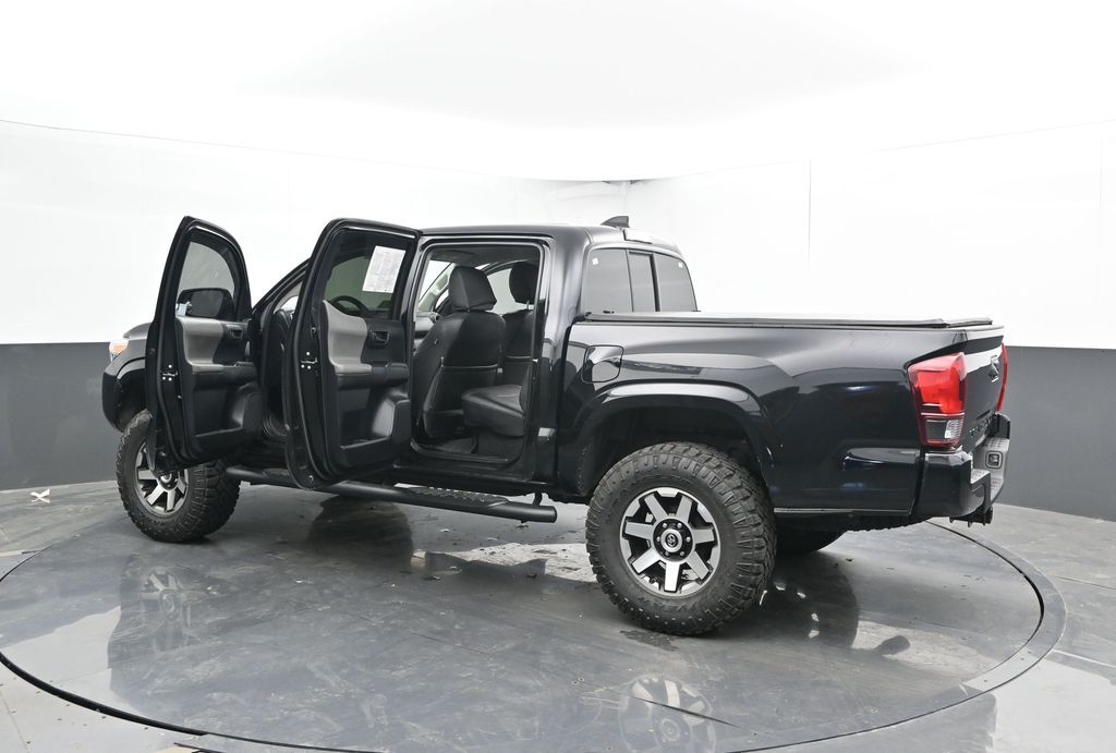 Vehicle image 29 of 41