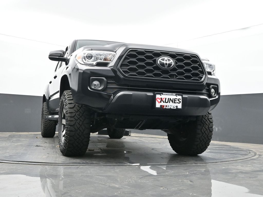 Vehicle image 39 of 41