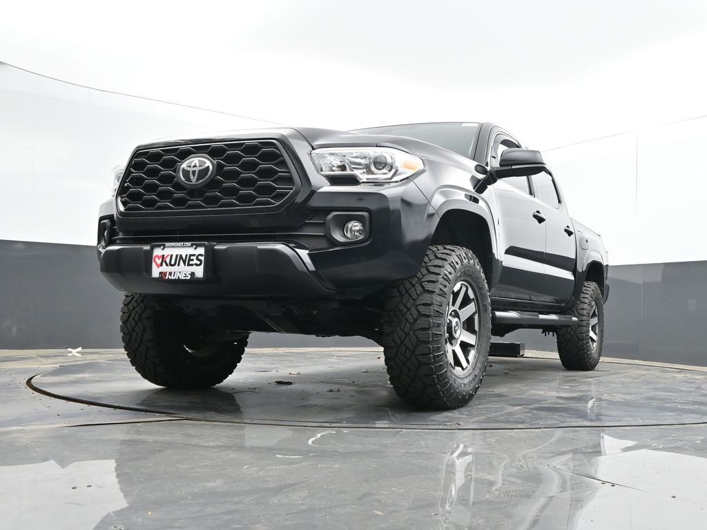 Vehicle image 22 of 41