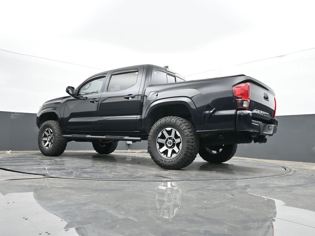 Vehicle image 26 of 41