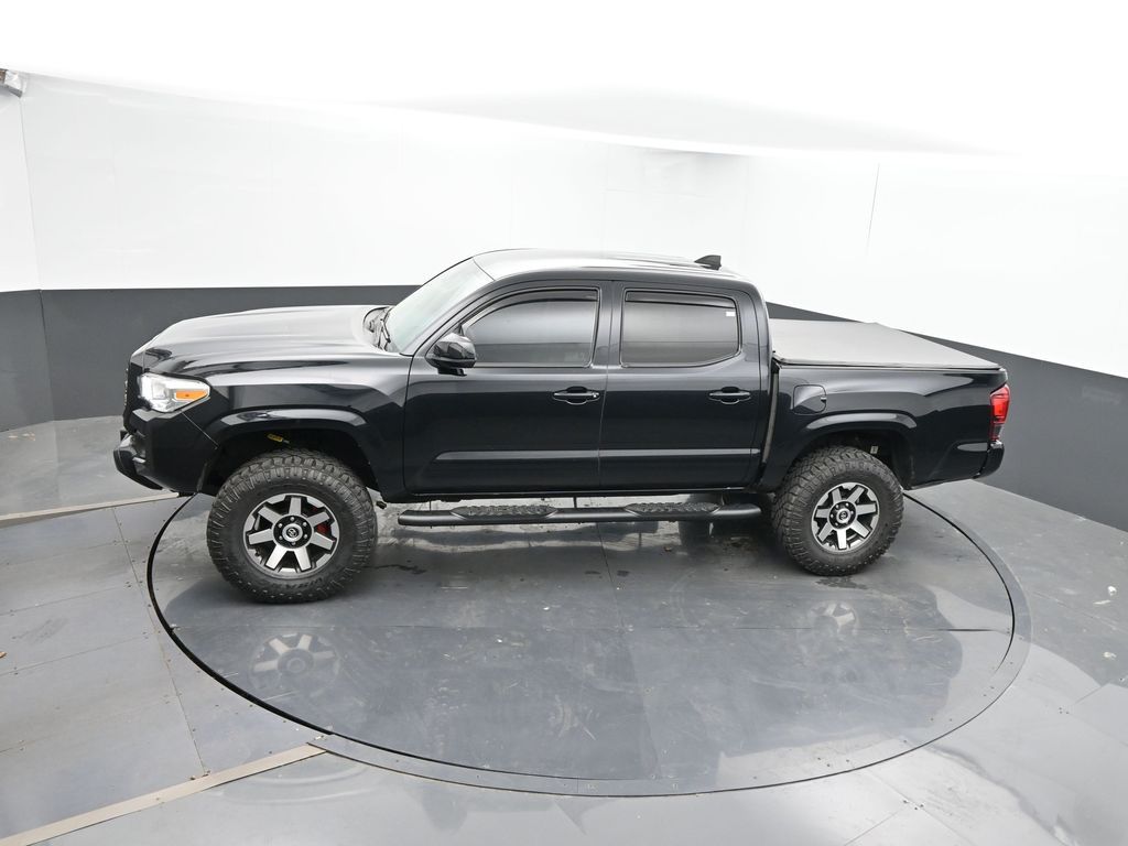 Vehicle image 27 of 41