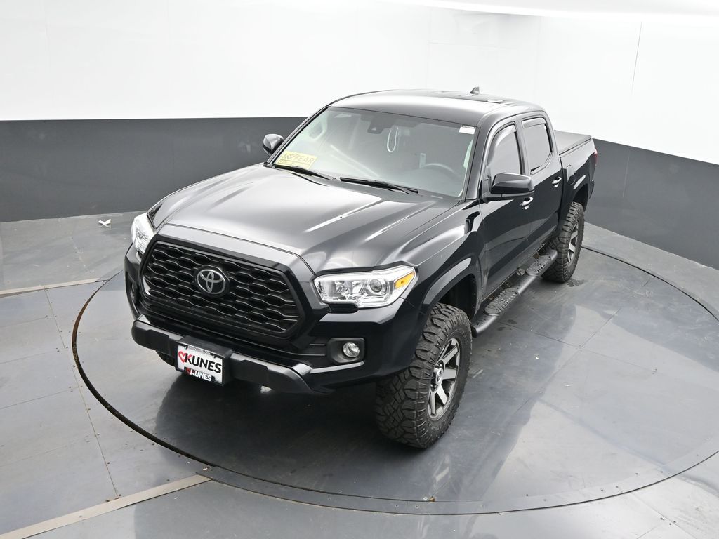 Vehicle image 2 of 41