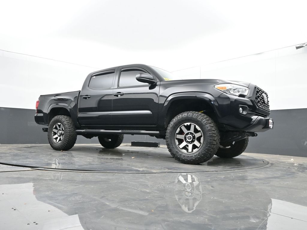 Vehicle image 9 of 41