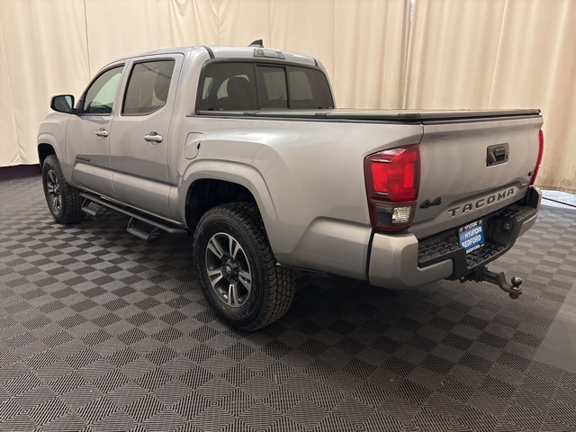 Vehicle image 8 of 22