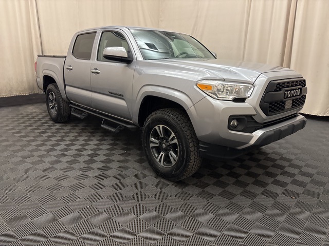 Vehicle image 4 of 22