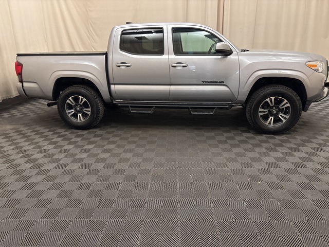 Vehicle image 5 of 22