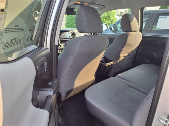 Vehicle image 15 of 21
