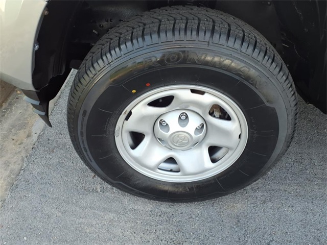Vehicle image 5 of 21
