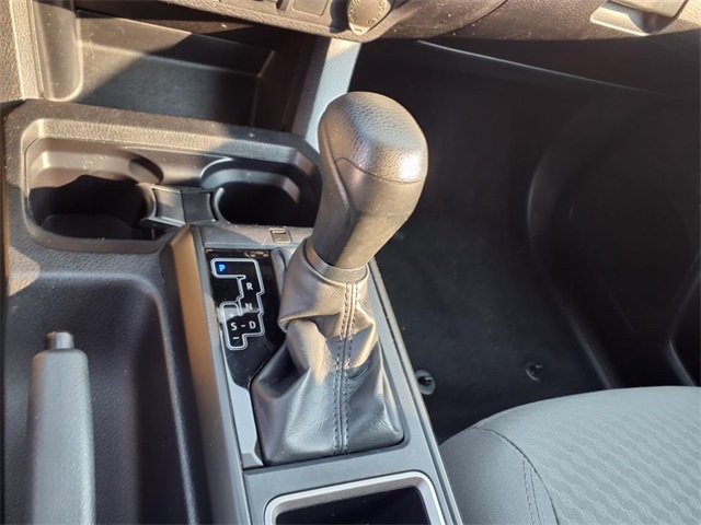Vehicle image 11 of 21