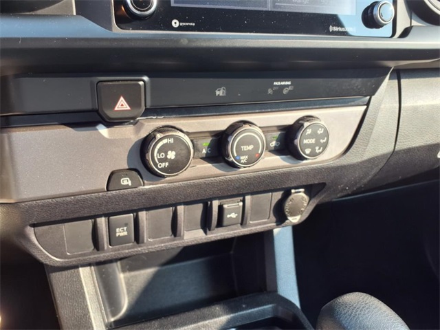 Vehicle image 10 of 21