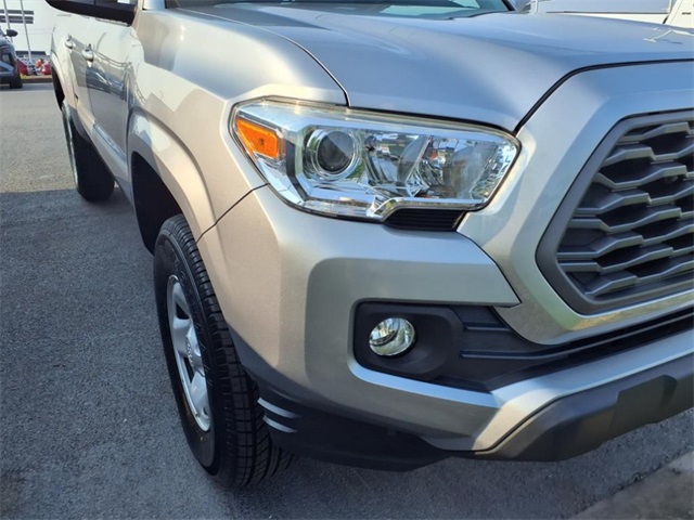 Vehicle image 20 of 21