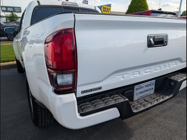 Vehicle image 19 of 23
