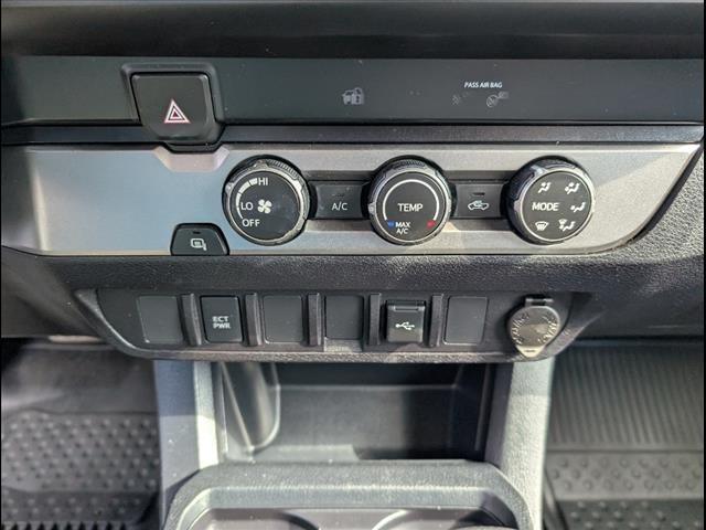 Vehicle image 11 of 23