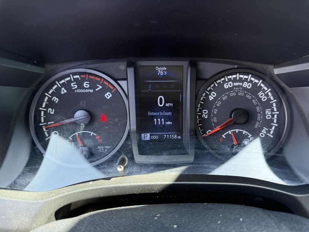 Vehicle image 16 of 25