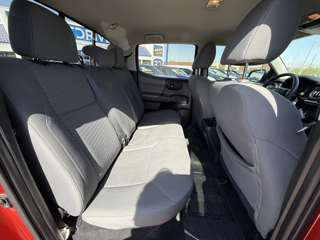 Vehicle image 21 of 25