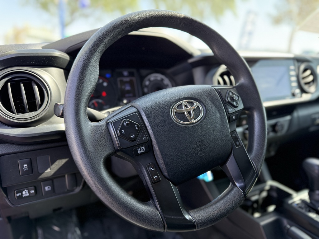Vehicle image 13 of 25