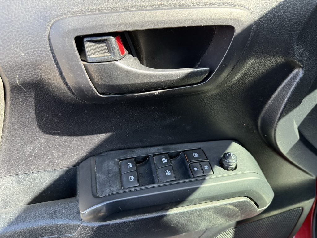 Vehicle image 9 of 25