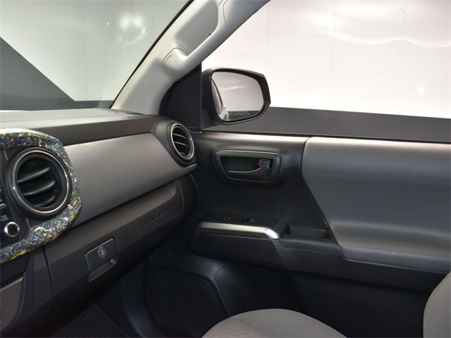 Vehicle image 44 of 53