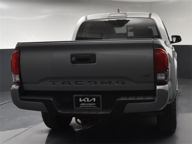 Vehicle image 19 of 53