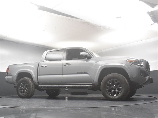 Vehicle image 10 of 53