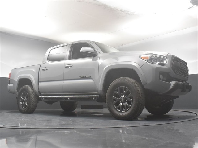 Vehicle image 16 of 53