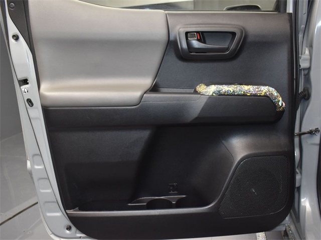 Vehicle image 37 of 53
