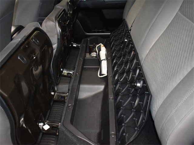 Vehicle image 31 of 53