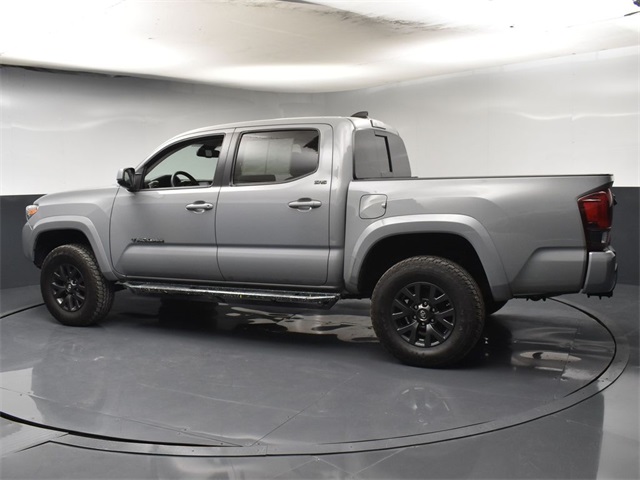 Vehicle image 21 of 53