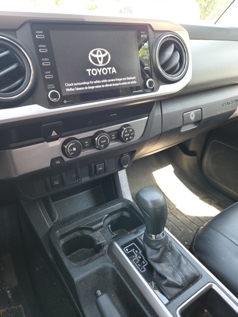 Vehicle image 4 of 5