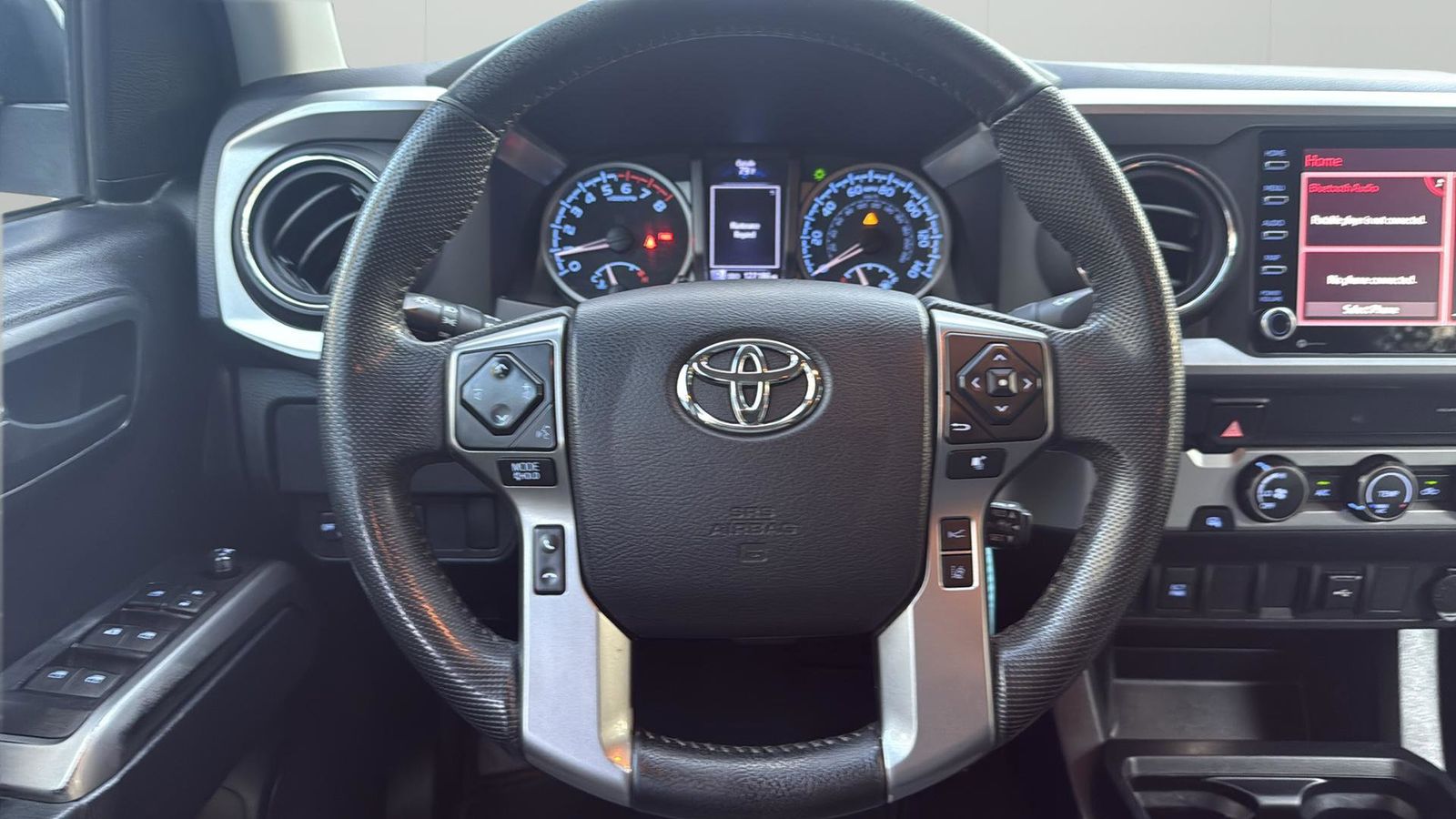 Vehicle image 16 of 29
