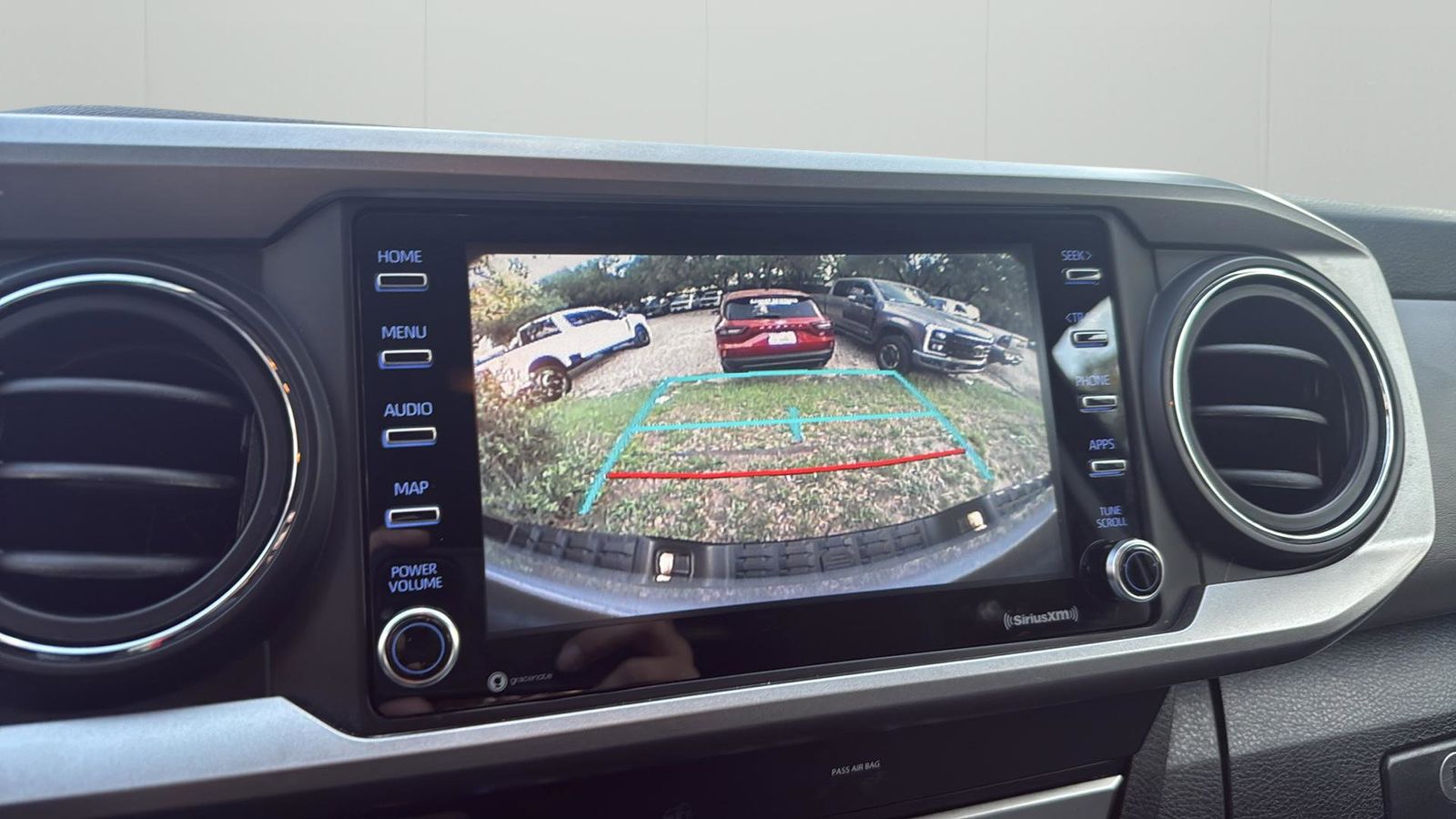 Vehicle image 20 of 29
