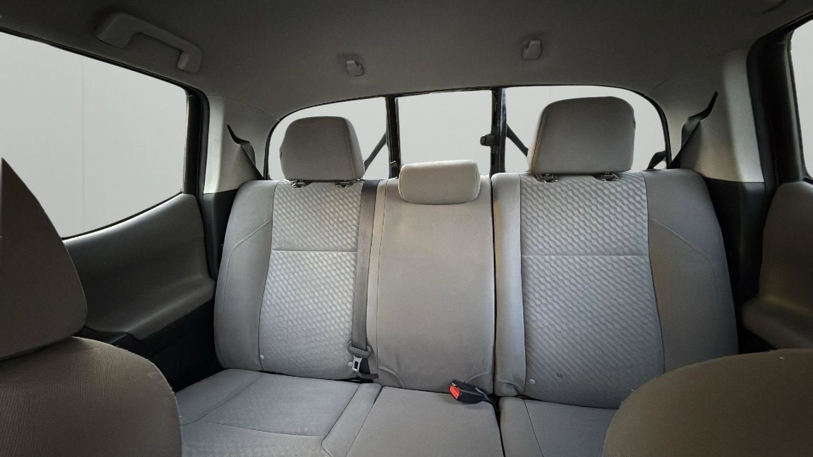 Vehicle image 27 of 29