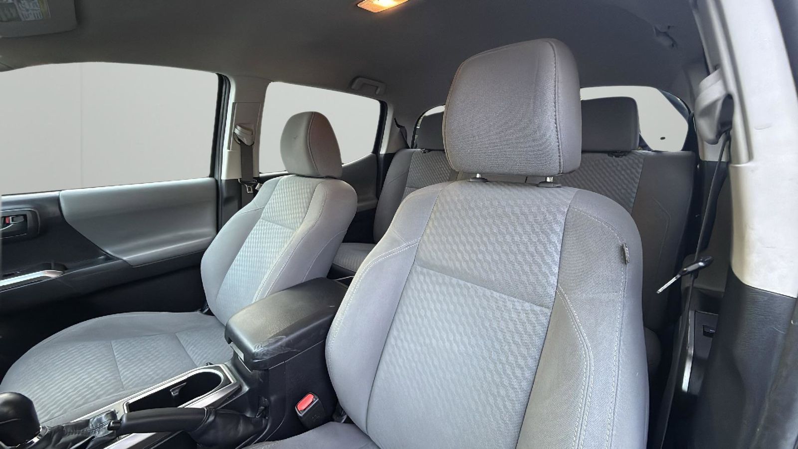 Vehicle image 11 of 29