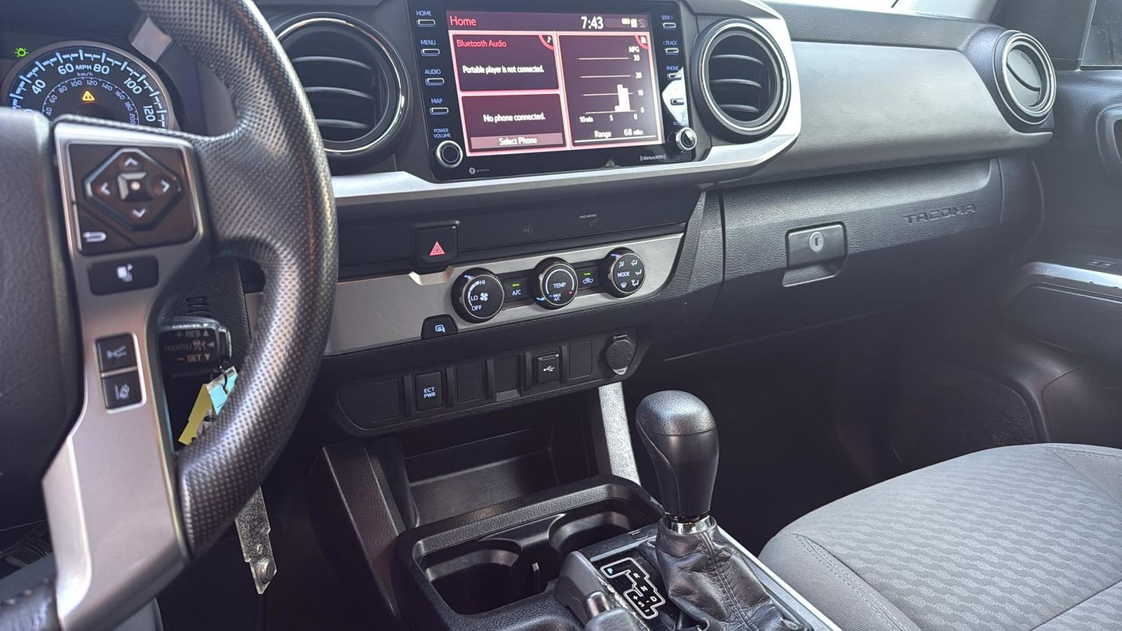 Vehicle image 21 of 29