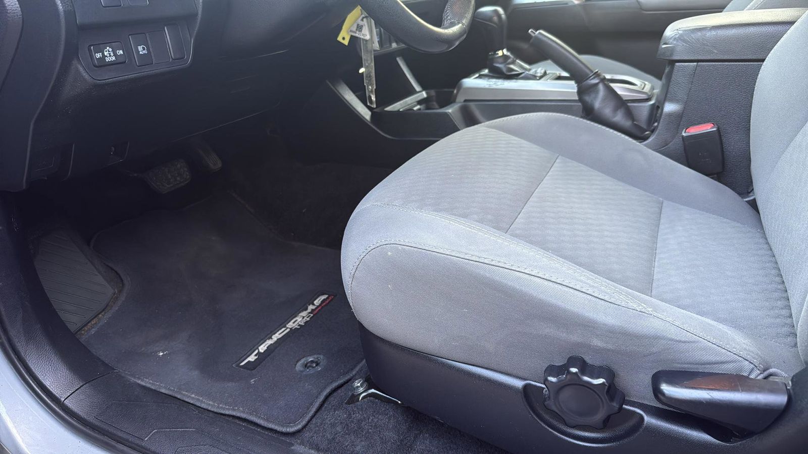 Vehicle image 12 of 29