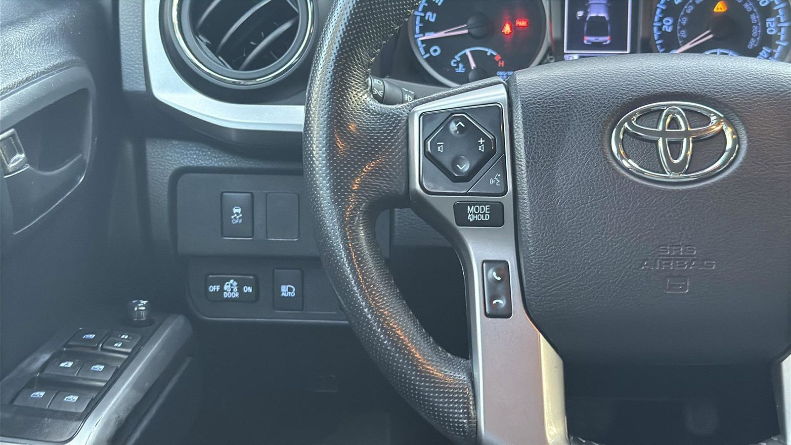 Vehicle image 18 of 29