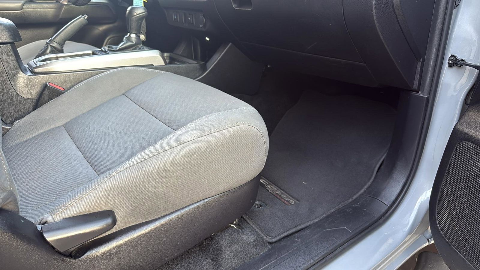 Vehicle image 26 of 29