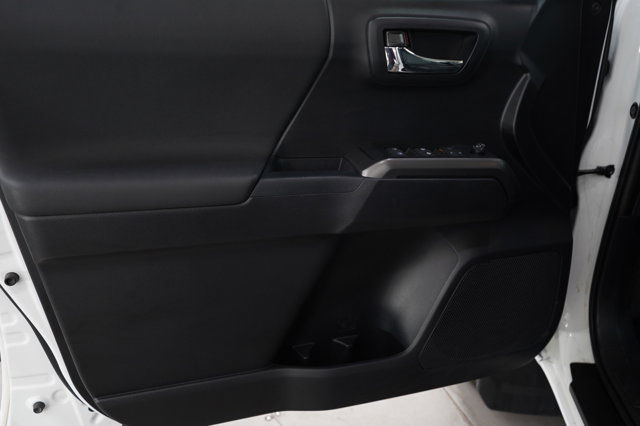 Vehicle image 18 of 30