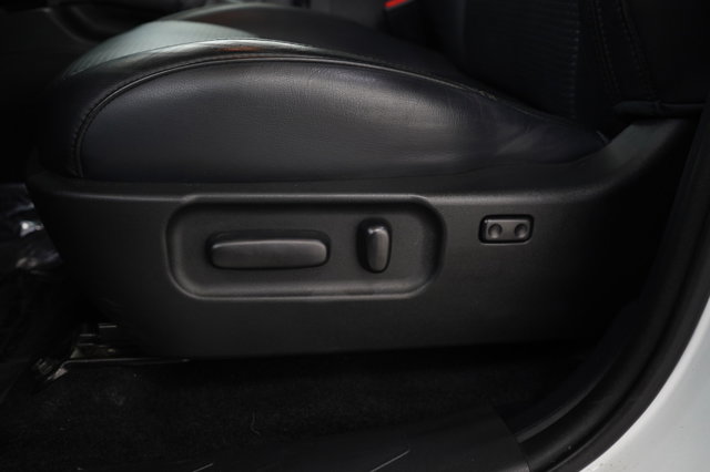 Vehicle image 20 of 30