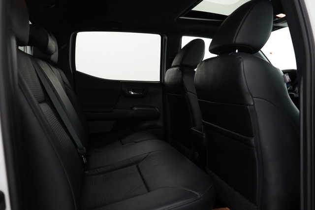 Vehicle image 11 of 30