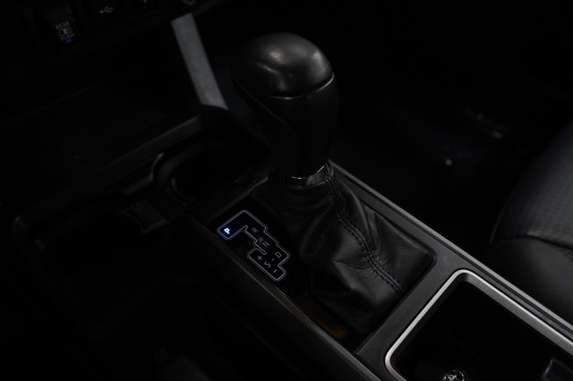 Vehicle image 26 of 30