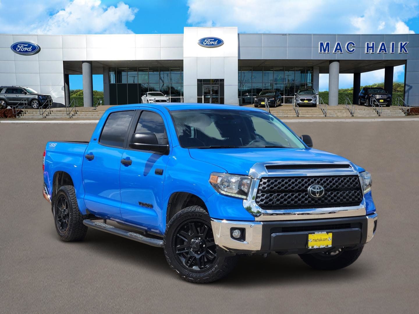 2020 Toyota Tundra SR5 Image 2 of 31
