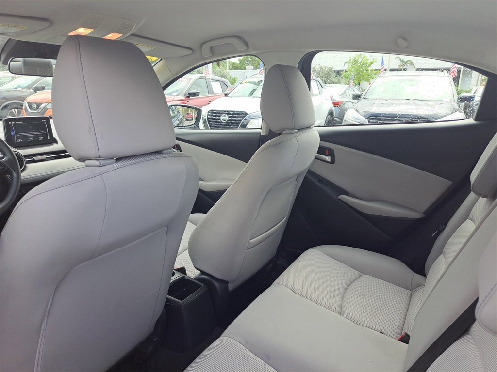Vehicle image 8 of 23