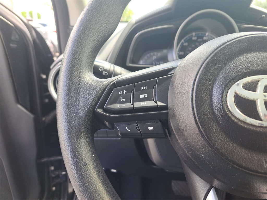 Vehicle image 19 of 23