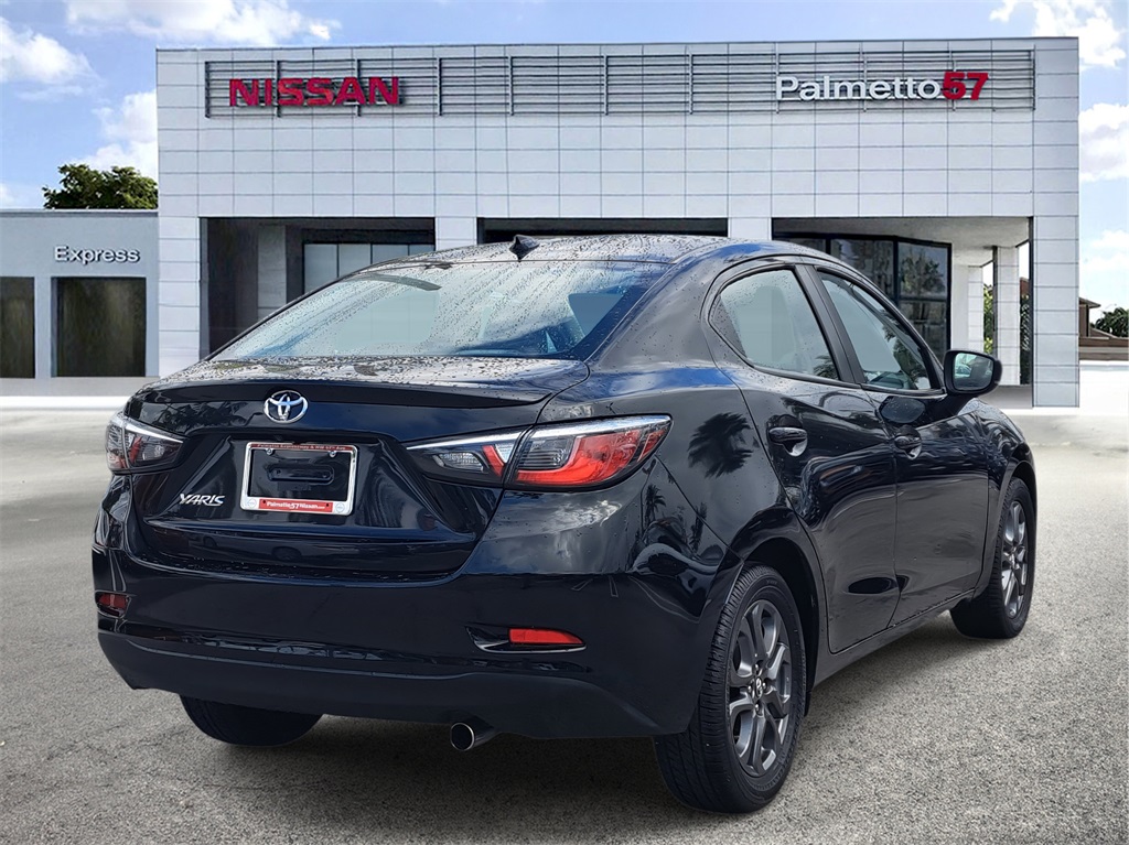 Vehicle image 4 of 23