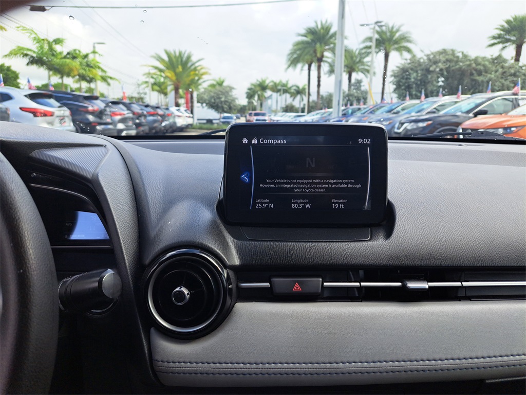 Vehicle image 21 of 23