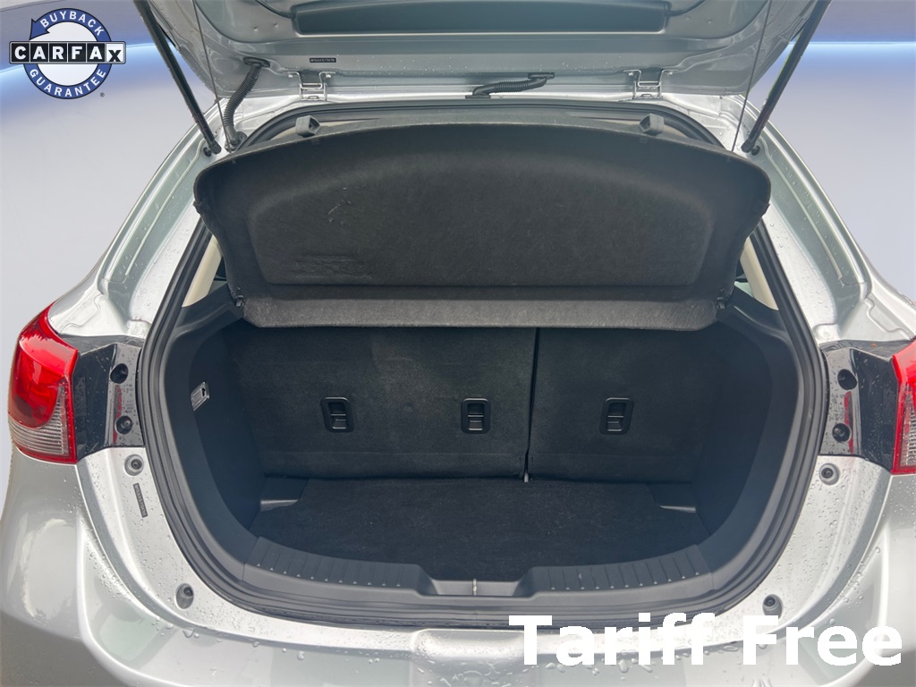 Vehicle image 9 of 19