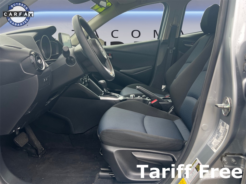 Vehicle image 10 of 19