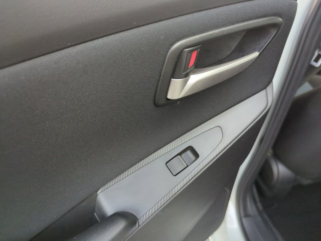 Vehicle image 26 of 30